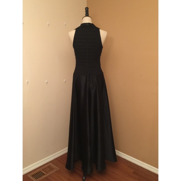 Elegant Tadashi Black Evening Gown - Picture 2 of 8